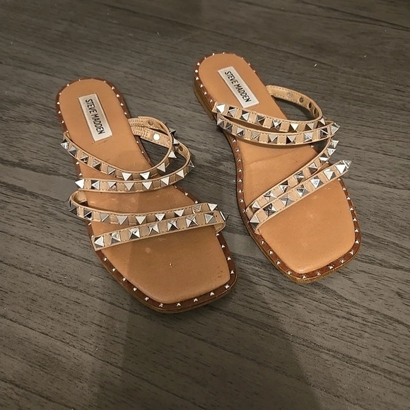 Steve Madden Slip-On 3-Band Sandals, Silver Pyramid Studded LODELL, Women's 7 - Picture 1 of 3